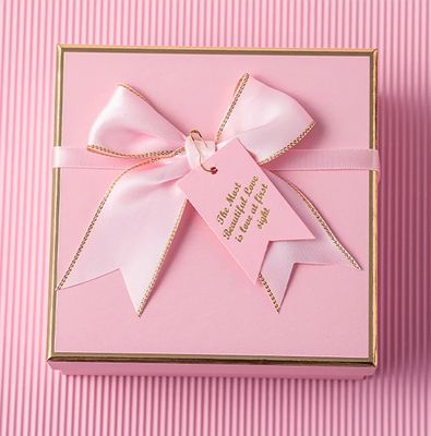 Custom Gift Packaging Box mit goldenem Logo für T-Shirt Kleidung und Schal