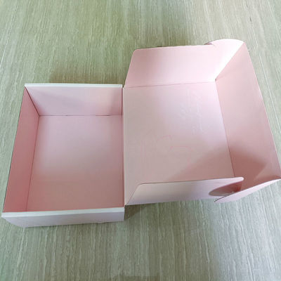 Bestellung von Postfächern aus rosa Pappe für umweltfreundliche Verpackungen