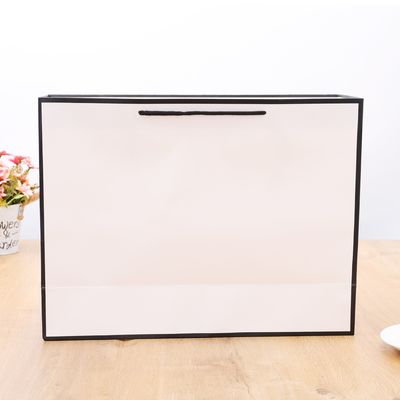 Luxuriöse Geschenktaschen Verpackung Einkaufstüte mit Kundenanforderung Dicke