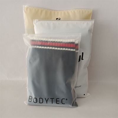 Anpassen Sie jede Farbe Feuchtigkeitsdichte Polybags für Schuhe und Kleidung Frosted Zipper Bag