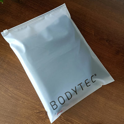 Custom Low MOQ Kunststoff Reißverschlussbeutel Schrumpfbeutel für Kleidung Reißverschluss Frosted
